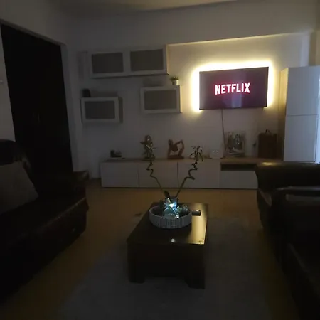 Black & White Apartment *