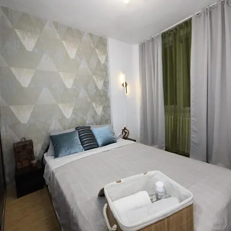 Black & White Apartment *